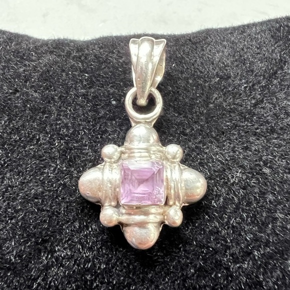 Vintage Sterling Silver Amethyst Brooch & Earring set - Picture 4 of 12